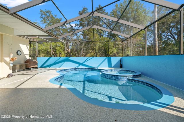 10288 Ridge Top Loop, Weeki Wachee, FL 34613