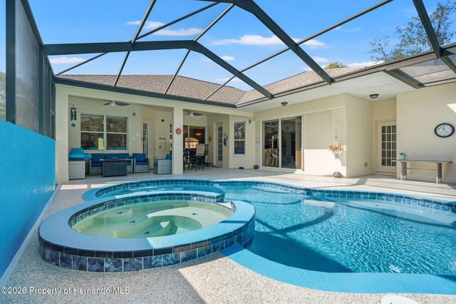 10288 Ridge Top Loop, Weeki Wachee, FL 34613