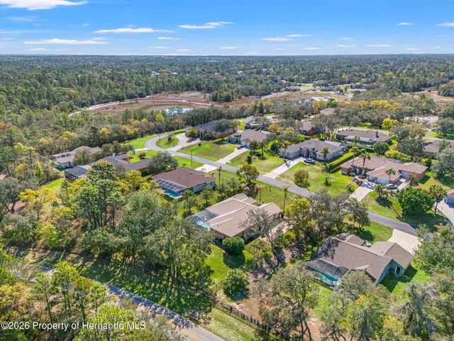 10288 Ridge Top Loop, Weeki Wachee, FL 34613