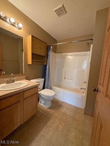 244 5th Street NE, Barberton, OH 44203