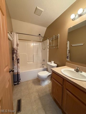 244 5th Street NE, Barberton, OH 44203