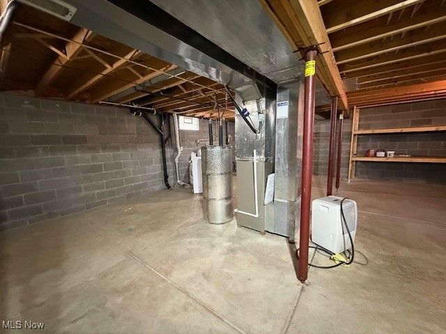 244 5th Street NE, Barberton, OH 44203