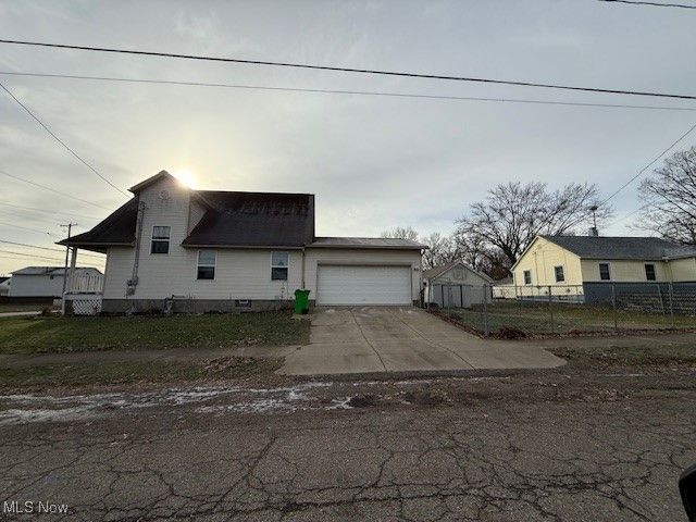 244 5th Street NE, Barberton, OH 44203