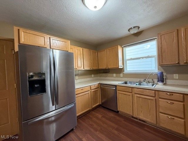 244 5th Street NE, Barberton, OH 44203