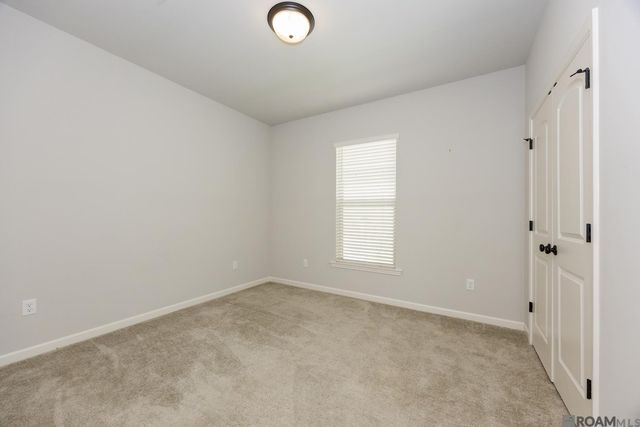 4752 Viola Farms Dr, Addis, LA 70710