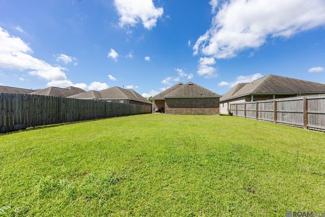 4752 Viola Farms Dr, Addis, LA 70710