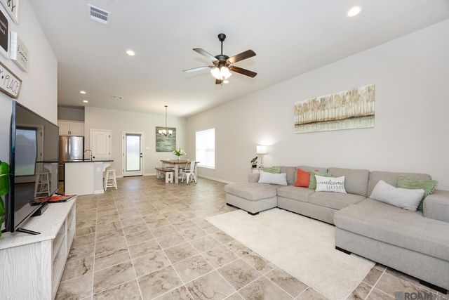 4752 Viola Farms Dr, Addis, LA 70710