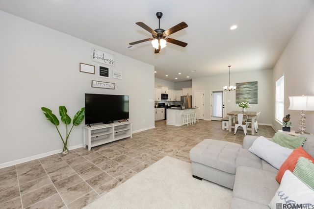 4752 Viola Farms Dr, Addis, LA 70710