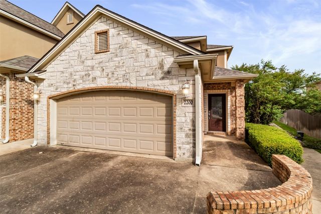 2200 Crescent Pointe Parkway, College Station, TX 77845