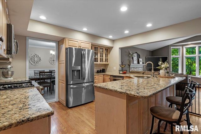 3108 VICTORIA Drive, Springfield, IL 62704