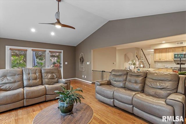 3108 VICTORIA Drive, Springfield, IL 62704