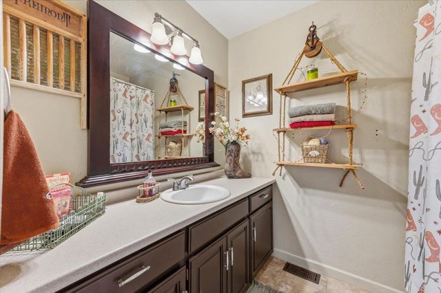 18835 Hilltop Rd, Penn Valley, CA 95946