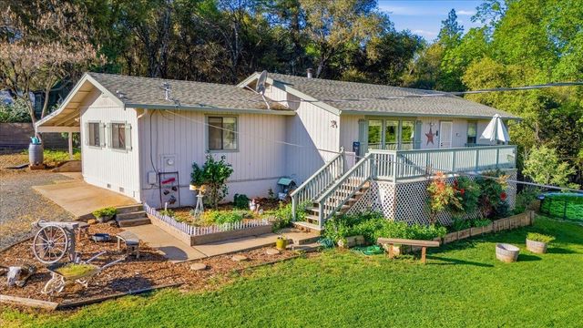 18835 Hilltop Rd, Penn Valley, CA 95946