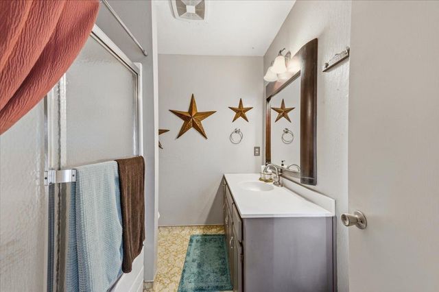 18835 Hilltop Rd, Penn Valley, CA 95946