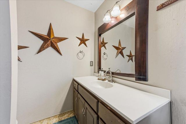 18835 Hilltop Rd, Penn Valley, CA 95946