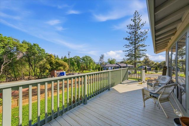 18835 Hilltop Rd, Penn Valley, CA 95946