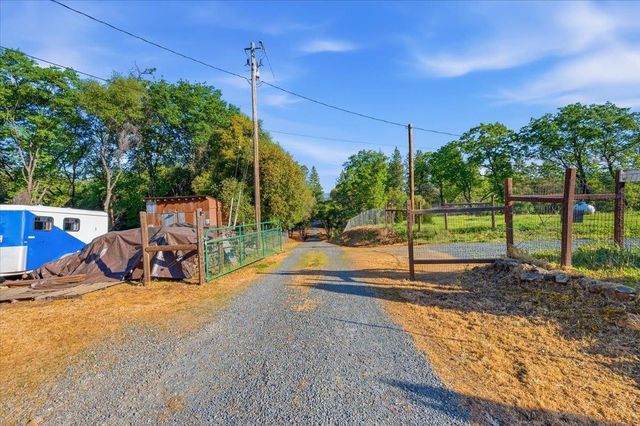 18835 Hilltop Rd, Penn Valley, CA 95946