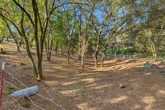 18835 Hilltop Rd, Penn Valley, CA 95946