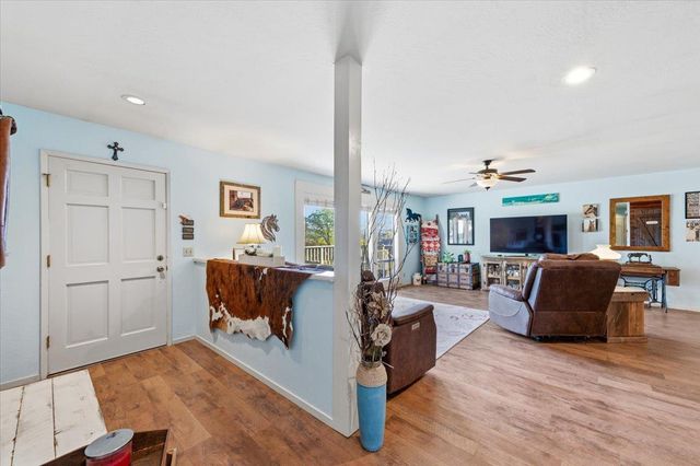 18835 Hilltop Rd, Penn Valley, CA 95946