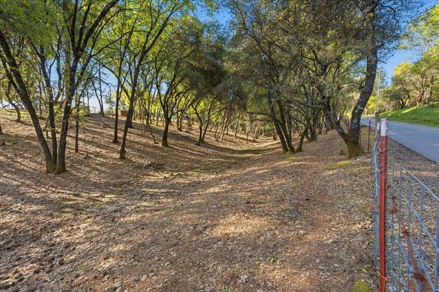 18835 Hilltop Rd, Penn Valley, CA 95946