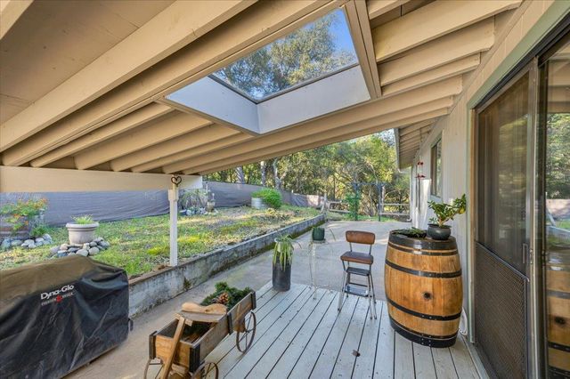 18835 Hilltop Rd, Penn Valley, CA 95946