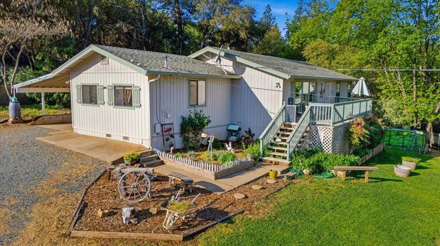 18835 Hilltop Rd, Penn Valley, CA 95946