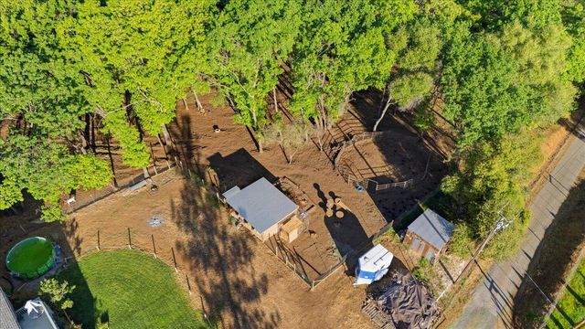 18835 Hilltop Rd, Penn Valley, CA 95946