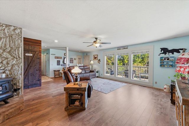 18835 Hilltop Rd, Penn Valley, CA 95946