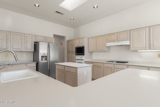 21914 N ACAPULCO Drive, Sun City West, AZ 85375