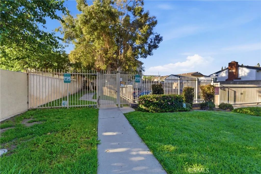 9200 Palm Street 6, Bellflower, CA 90706