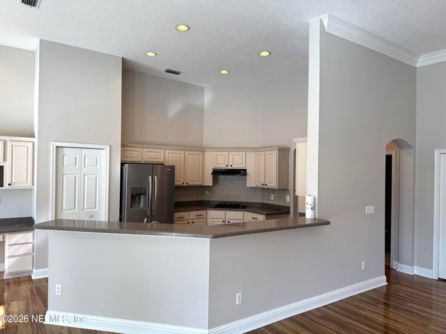 10355 CYPRESS LAKES Drive, Jacksonville, FL 32256