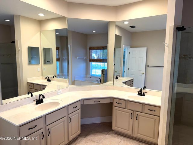 10355 CYPRESS LAKES Drive, Jacksonville, FL 32256