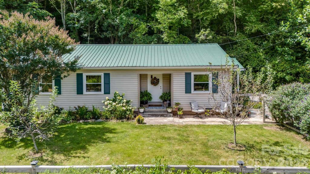 1772 NC 9 Highway, Black Mountain, NC 28711