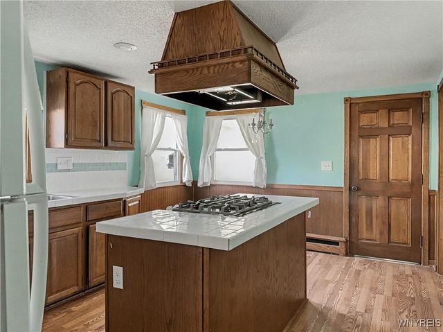 999 Sherwood Court, Cheektowaga, NY 14043