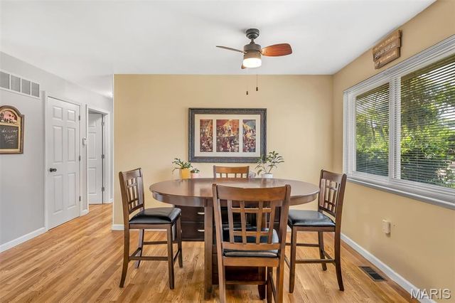 11947 Glenpark Drive, Maryland Heights, MO 63043