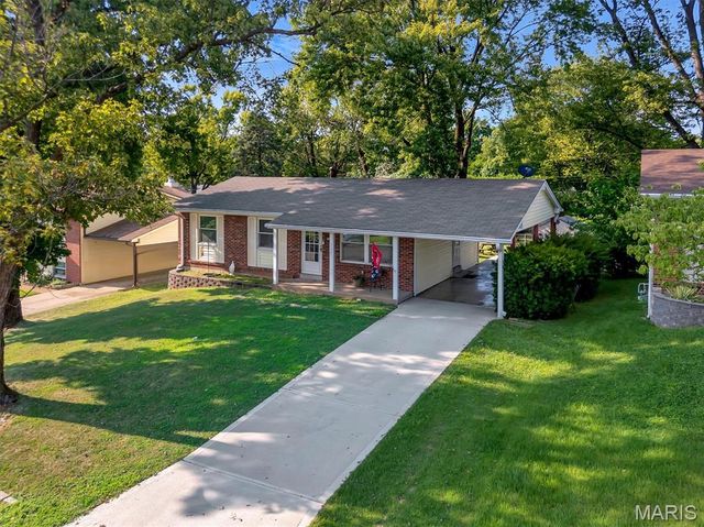 11947 Glenpark Drive, Maryland Heights, MO 63043