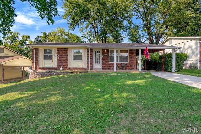 11947 Glenpark Drive, Maryland Heights, MO 63043
