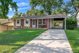 11947 Glenpark Drive, Maryland Heights, MO 63043