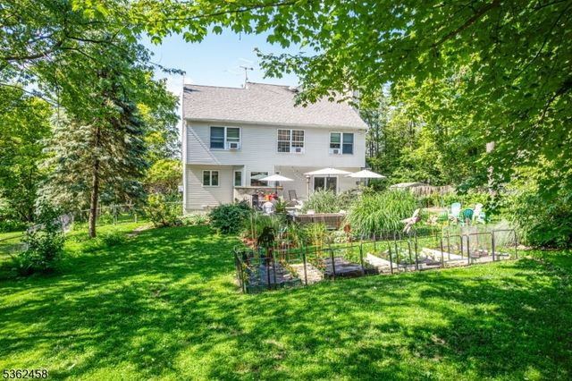 6 Colonial Cir, Vernon Twp., NJ 07418