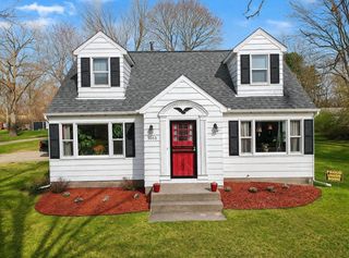 3053 S 3rd Street, Niles, MI 49120