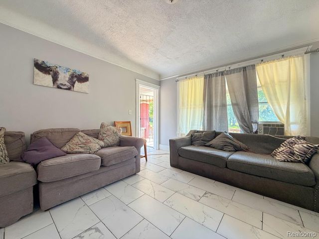 9940 Manor Street, Detroit, MI 48204