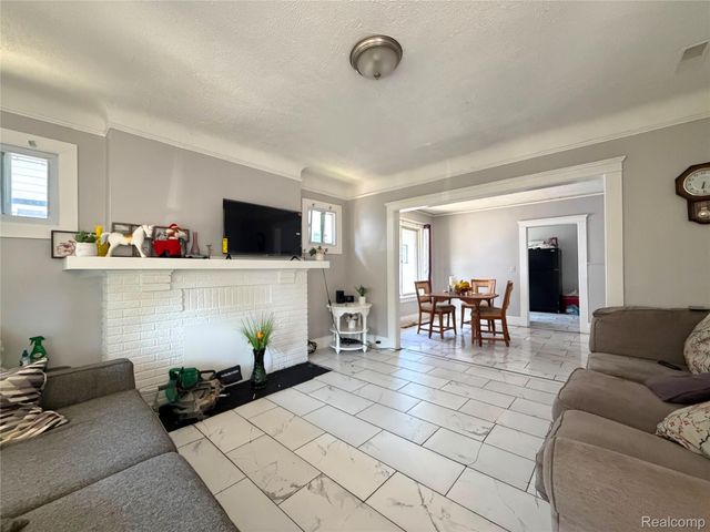 9940 Manor Street, Detroit, MI 48204