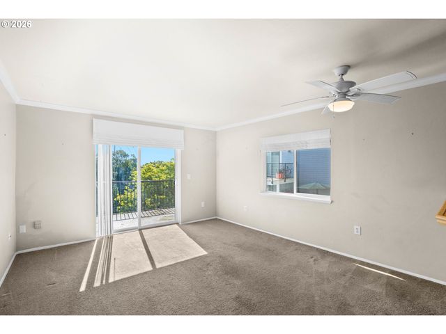 3473 Sw BARBUR Blvd 12, Portland, OR 97239