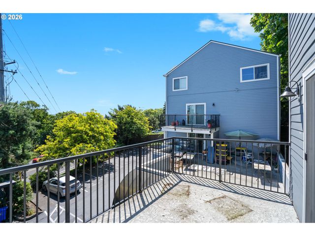 3473 Sw BARBUR Blvd 12, Portland, OR 97239