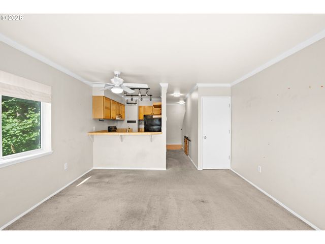 3473 Sw BARBUR Blvd 12, Portland, OR 97239