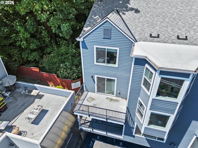3473 Sw BARBUR Blvd 12, Portland, OR 97239