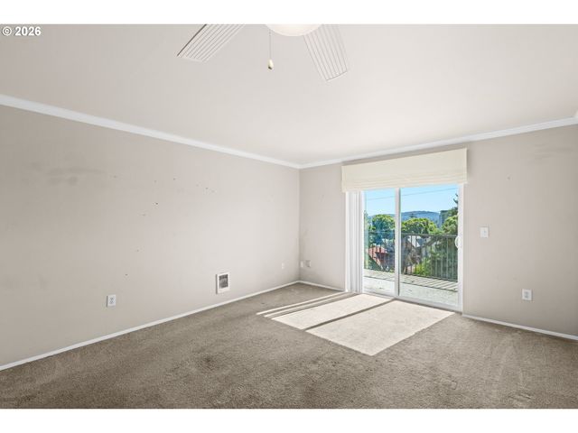 3473 Sw BARBUR Blvd 12, Portland, OR 97239