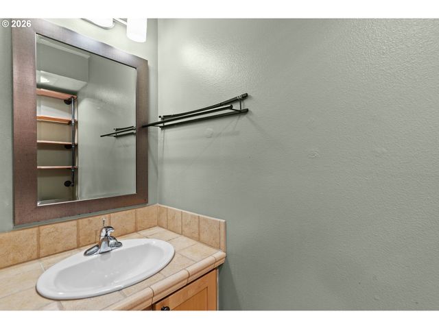 3473 Sw BARBUR Blvd 12, Portland, OR 97239