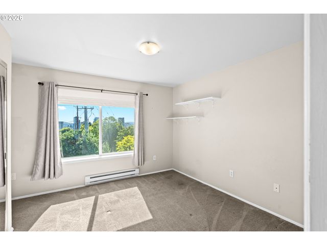 3473 Sw BARBUR Blvd 12, Portland, OR 97239