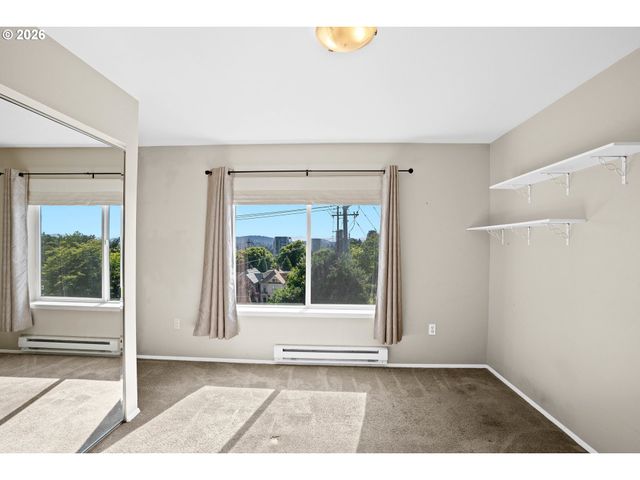 3473 Sw BARBUR Blvd 12, Portland, OR 97239